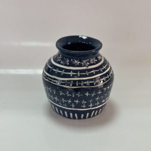 Pequeño jarrón de Sgraffito azul oscuro